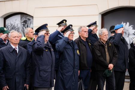 Polaganje cvetja k spomeniku Rudolfa Maistra (21)
